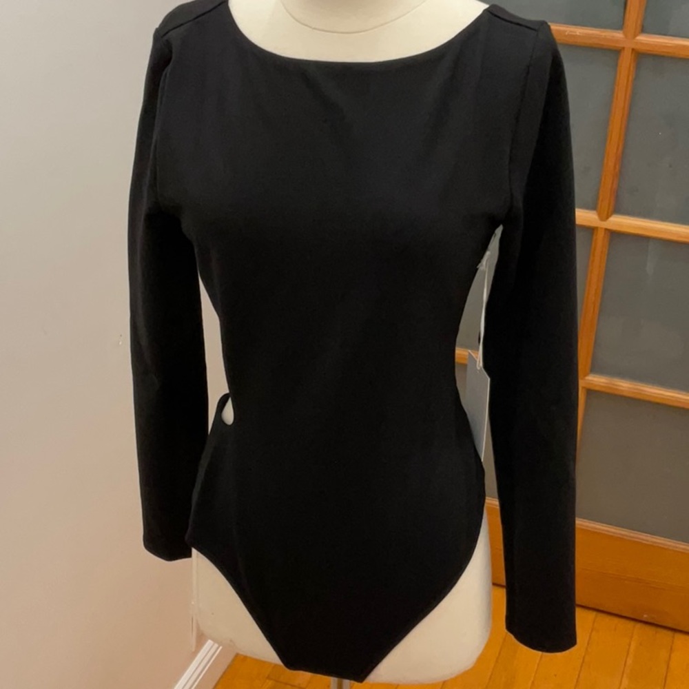 Black Long-Sleeve Cutout Bodysuit - Picture 8 of 9